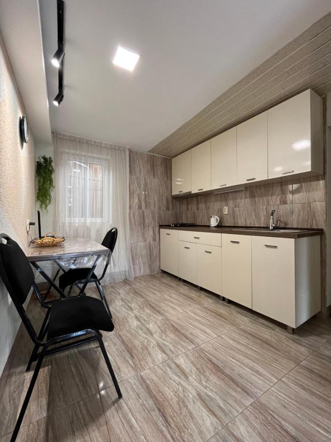 Отель House On Ganja Street Кутаиси Экстерьер фото