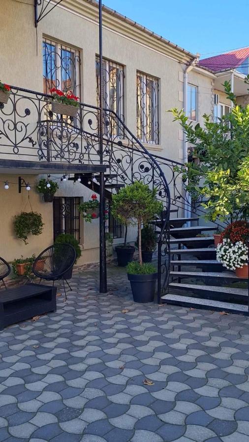 Отель House On Ganja Street Кутаиси Экстерьер фото